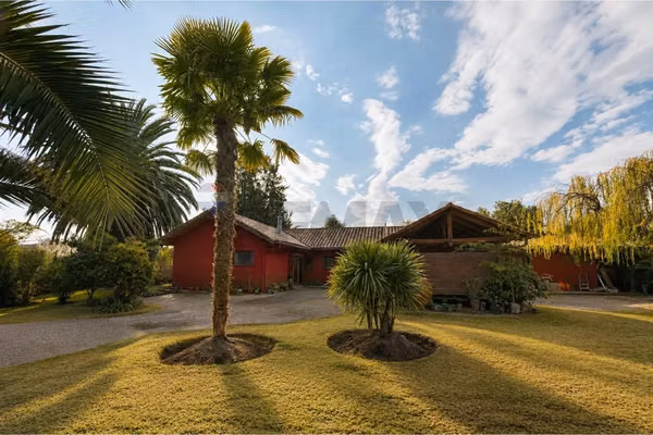Parcela en chicureo con vida de campo y piscina