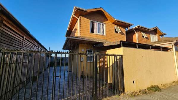 CASA 3 DORMITORIOS 2 BAÑOS, CONDOMINIO PEÑAFLOR