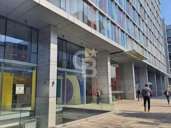 Oficina en Vitacura: Exclusividad y Confort Total CBG