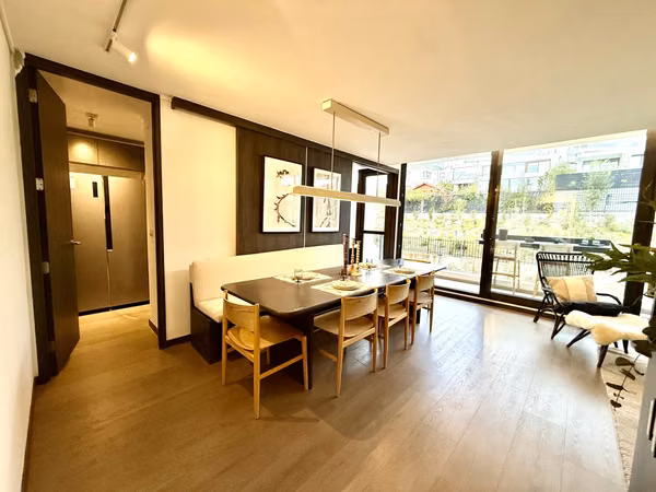 En Venta Townhouse en San Carlos de Apoquindo/4hab/5banos/2est./Jardin/Azotea/Servicios