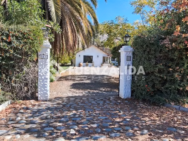 Casa en Arriendo en Pirque