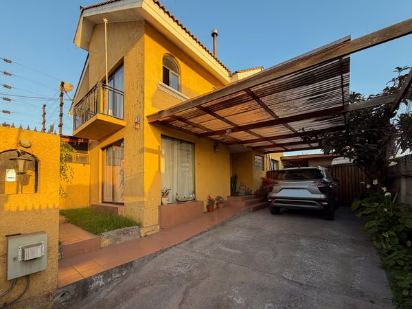 CASA EN VENTA EN AVENIDA LOS PERALES, LA SERENA.