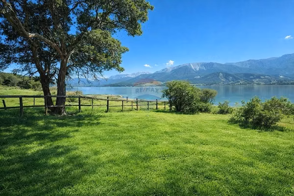 Casa parcela, 5 dormitorios, vista a laguna aculeo