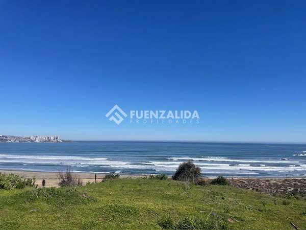 Parcela con linda vista Punta Piedra