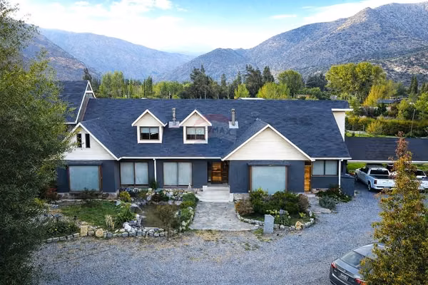Casa estilo americano en san josé de maipo