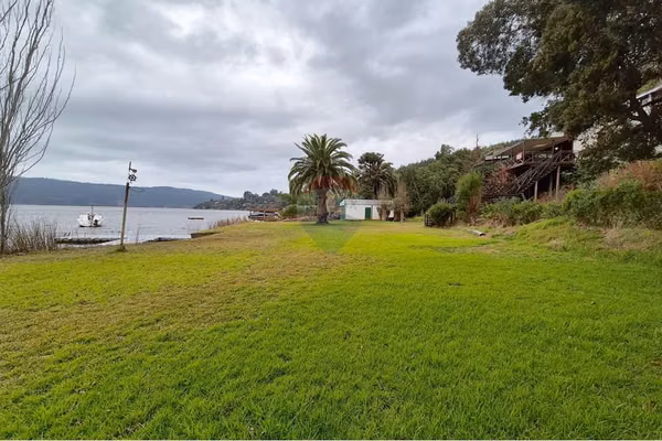 Hermosa casa en lago vichuquén