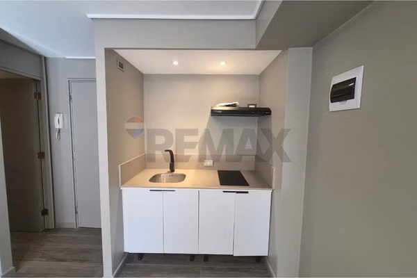 Arriendo a pasos del metro linea 1 - las condes