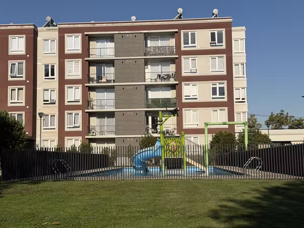 EN ARRIENDO DEPARTAMENTO AMOBLADO EN PARQUE ALMAGRO