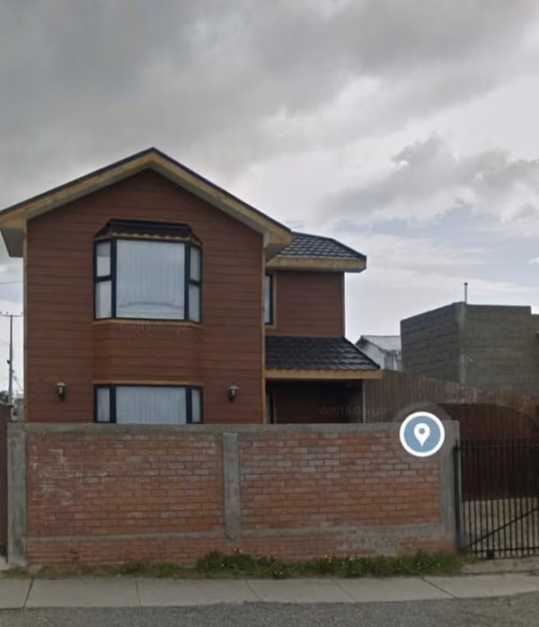 ARRIENDO AMPLIA CASA EN LOTEO BARGO