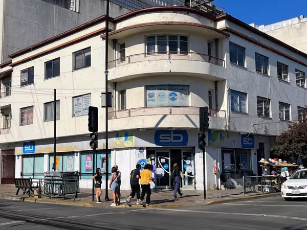 Oficina central 200m2 calle M. Montt lado Paris