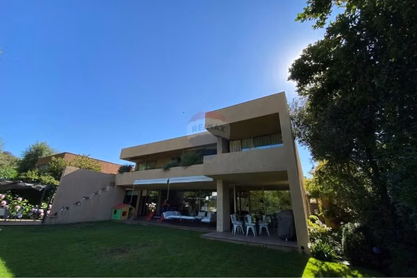 Exclusiva casa en santuario del valle