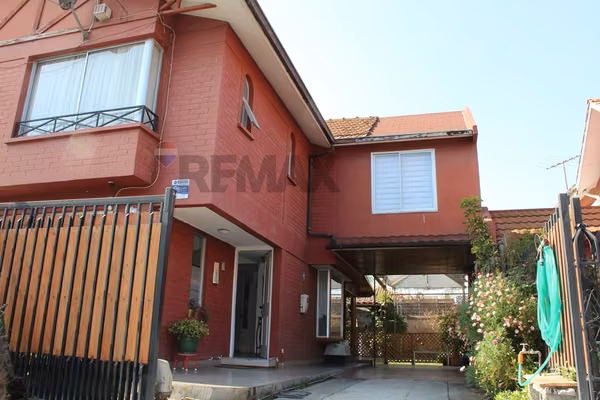 "casa de ensueño en el monte: 4d/4b y quincho"