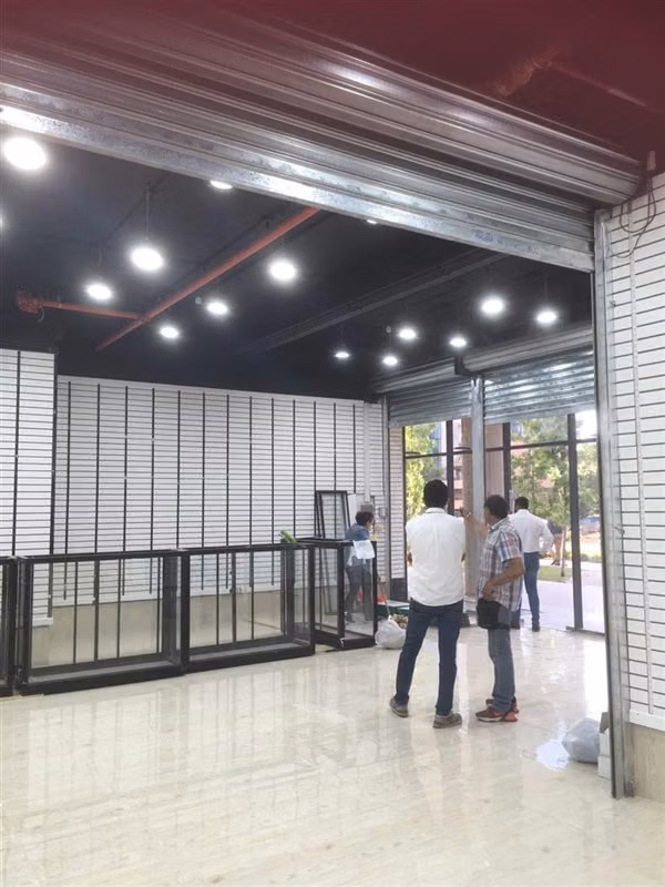 ARRIENDO LOCAL COMERCIAL. METRO MANQUEHUE. LAS CONDES
