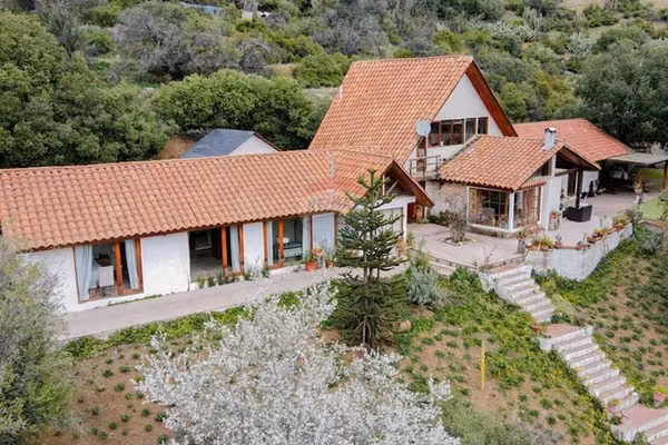 Casa 6d en el arrayán, terreno 10.300 m²