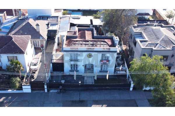 Maravillosa casa estilo francés ideal para oficina
