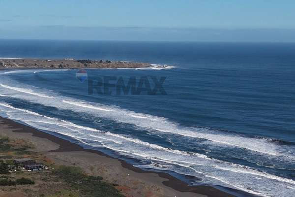 Exclusivo terreno en playa hermosa