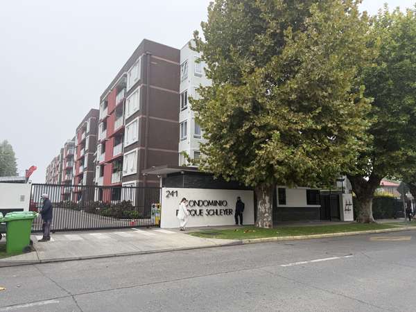 VENDEMOS  DEPARTAMENTO EN CONDOMINIO PARQUE SCHLEYER