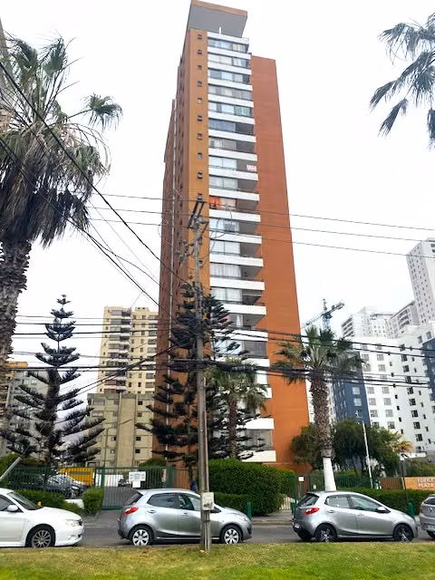 ARRIENDO DEPTO AMOBLADO EN EDIF. PLAZA CAMPANARIO.