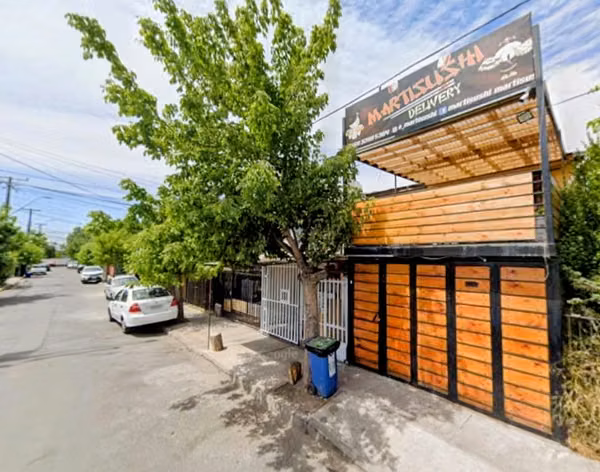 ARRIENDO CASA DE 3 DORMITORIOS CON LOCAL COMERCIAL