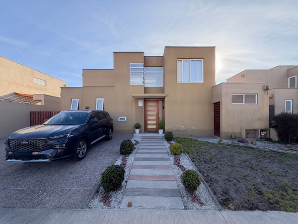 CASA EN VENTA EN CONDOMINIO UMBRALES, LA SERENA.