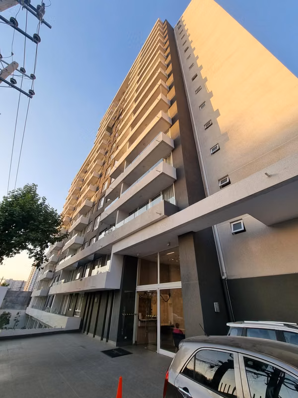 1Hab, 1Bañ, Briones Luco 0355, La Cisterna, Metro Lo Ovalle