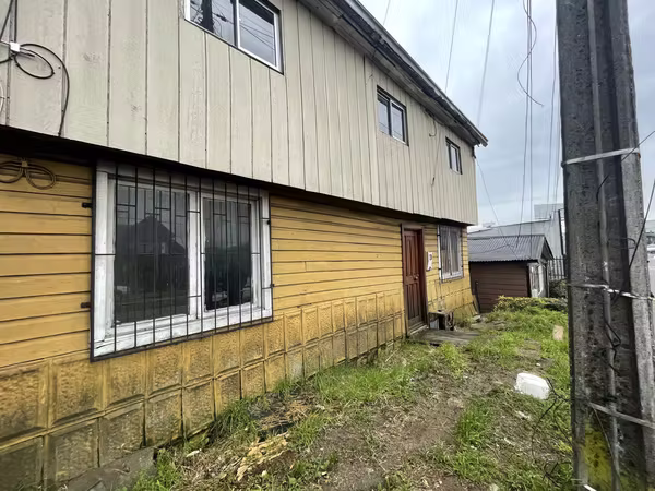 Venta de  Terreno con Casa en Pedro Montt