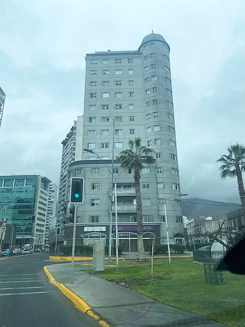 SE ARRIENDA OFICINA EN EDIFICIO FINANZAS, SECTOR CENTRO DE LA CIUDAD.