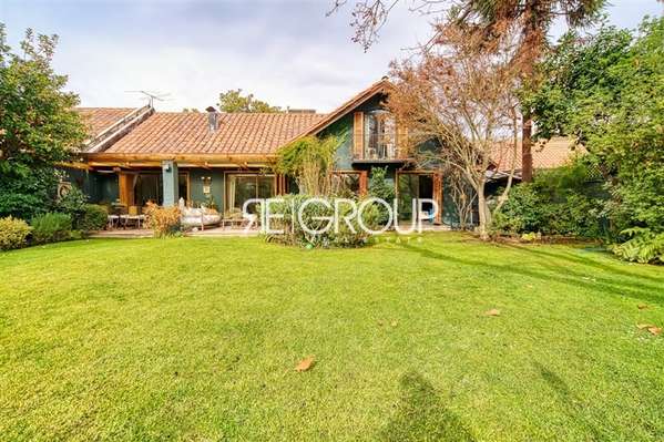 Casa en venta de 4 dorm. en Lo Barnechea