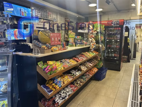 DERECHO DE LLAVES BOTILLERÍA A1 Y MINIMARKET. PROVIDENCIA.
