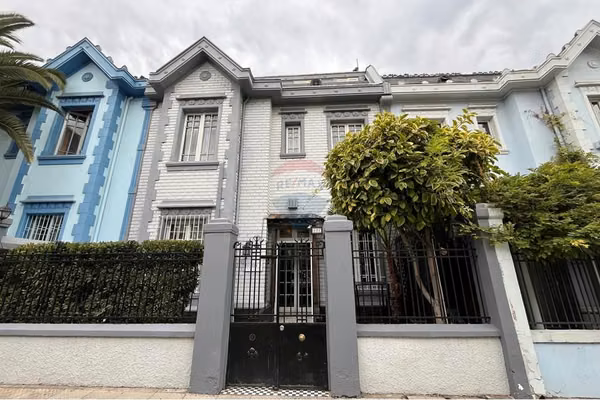 Casa-hotel en providencia. metro baquedano