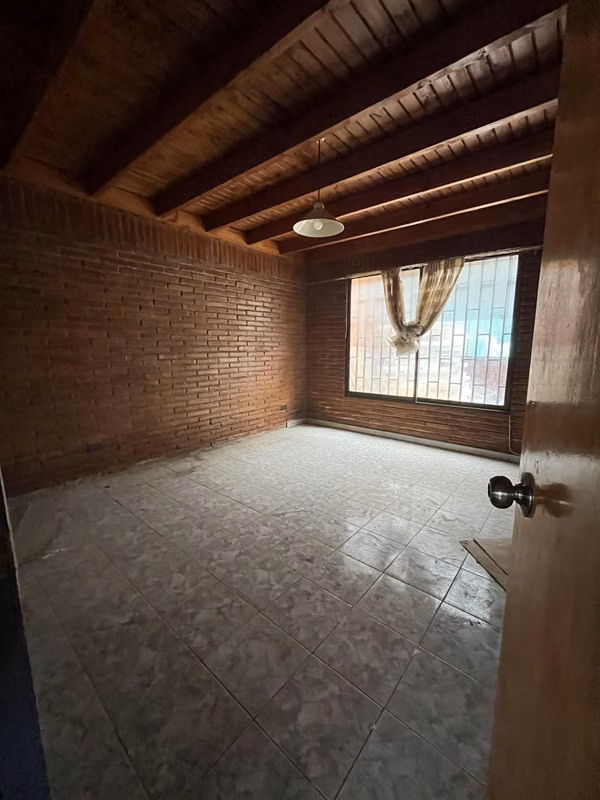 SE VENDE PARCELA EN ISLA DE MAIPO, CAMINO EL CASTILLO, 6D 3B 3E 1BODEGA. TERRENO 2000 MTS2 200 MTS2 CONTRUCCION