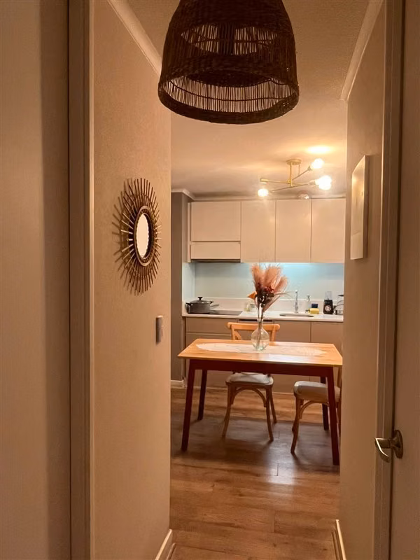 Arriendo departamento 2D+1B con Metro hospitales + estaciona
