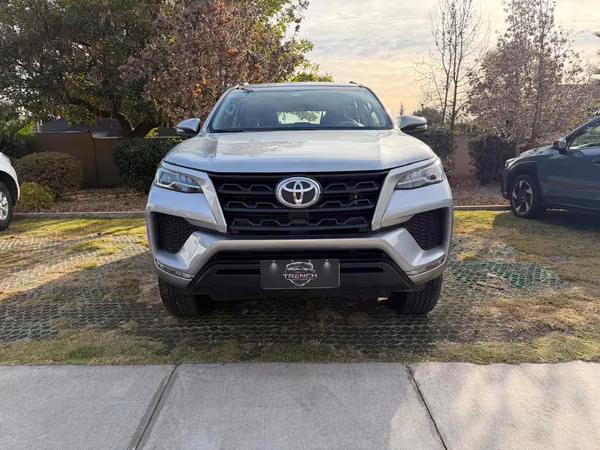 Toyota Fortuner 2023 Impecable, cómo nueva!