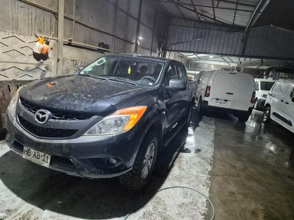 Mazda bt50 año 2015 4x4 full diesel