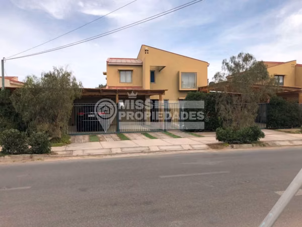 VENDE CASA VILLA LOMAS HUASI, CALAMA