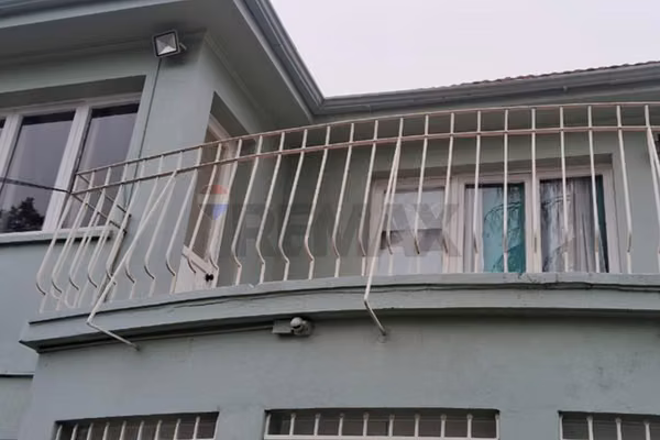 Amplia casa en arriendo