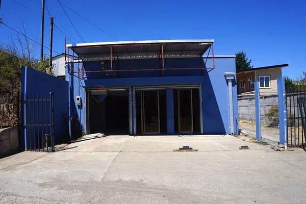 Local comercial con patente en yumbel