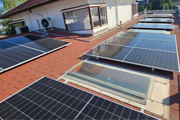 Casa 7d y 4b con paneles fotovoltaicos