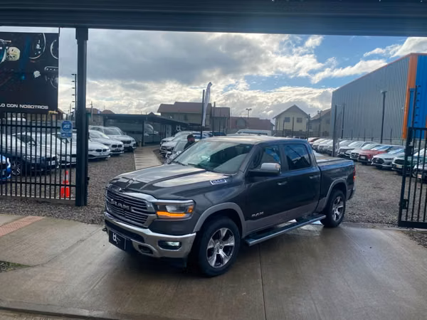 RAM 1500 LARAMIE 5.7 2020