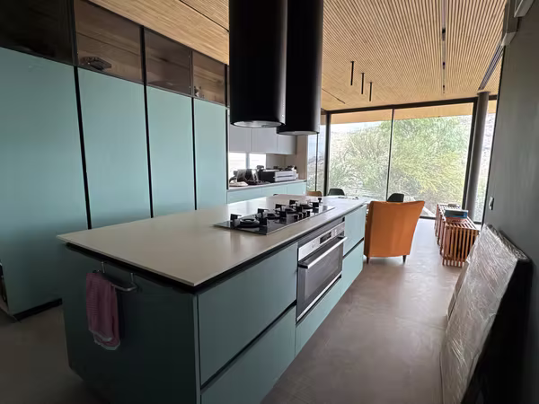 PROYECTO MODERNO DE ALTO ESTÁNDAR, DETALLES POR TERMINAR
