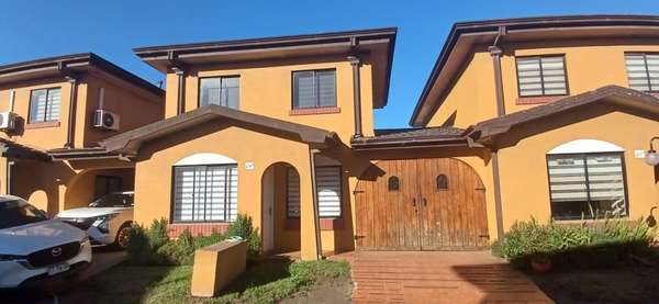 SE VENDE CASA EN CONDOMINIO EN JAIME REPULLO 3D/ 2