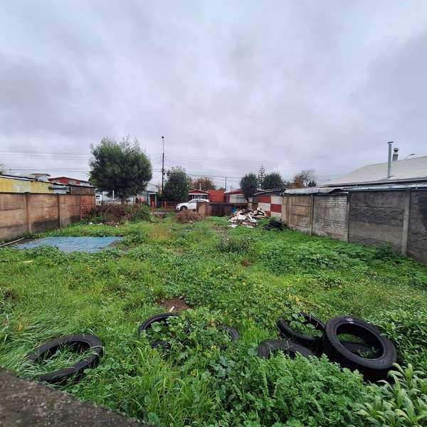 SE VENDE TERRENO SALIDA POR AV LOS POETAS Y C SAAVEDRA