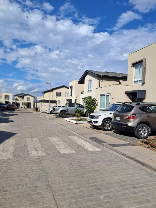 HERMOSA CASA EN CONDOMINIO CERRADO