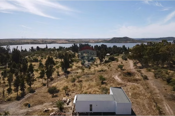 Casa y parcela en venta en lago rapel