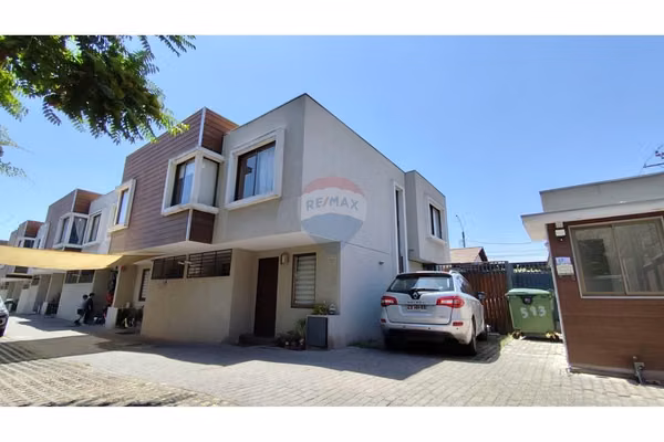 Moderno townhouse en pepe vila la reina 3d 2b