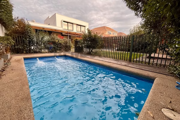 Casa 3d c/piscina y quincho, santa elena chicureo