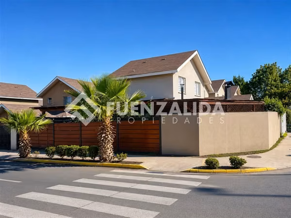 Casa en venta de 3 dorm. en Colina