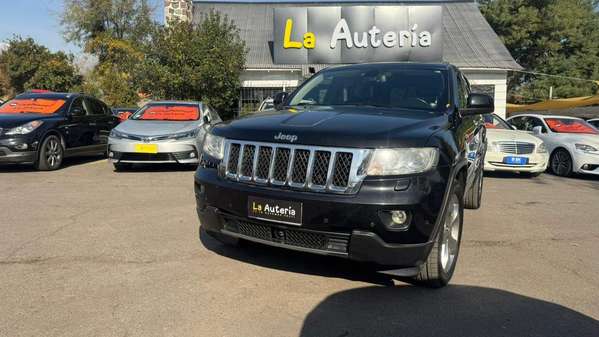 JEEP GRAND CHEROKEE 5.7 OVERLAND HEMI 4X4 AT 5P (2012)
