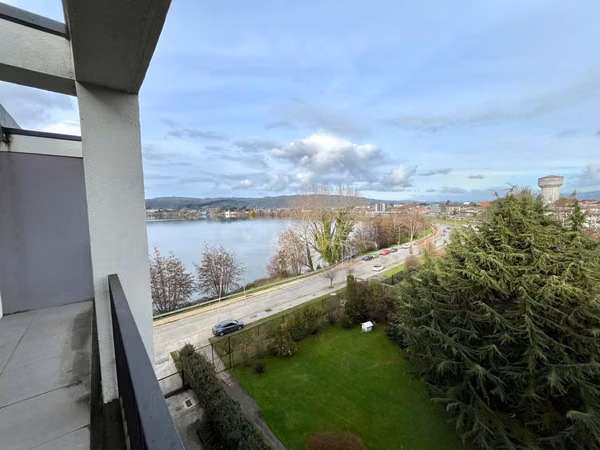 Departamento Amoblado con vista al río