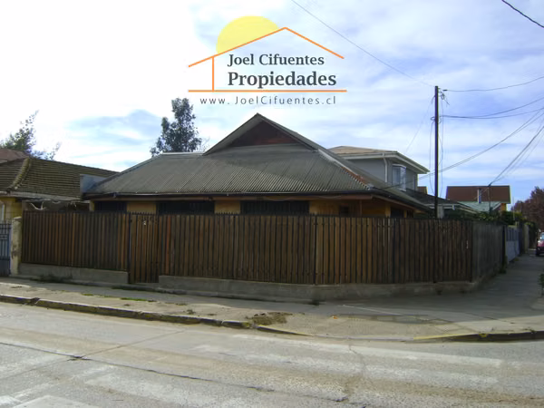 Casa sólida, 1 piso, 3 dormitorios, buena ubicación. Cod-2432